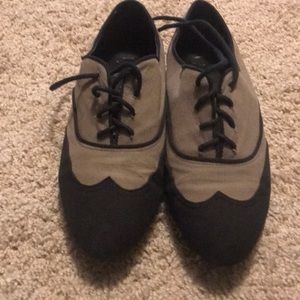 Vintage Looking Shoes. Size 7
